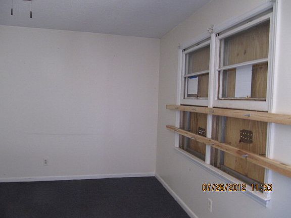 3rd image of 2056 Green Oak Dr