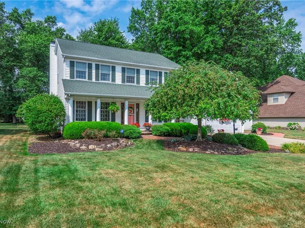 989 Jonathan St, Amherst, OH 44001
