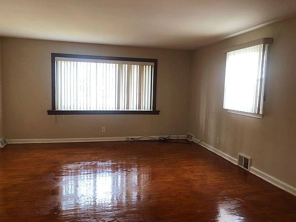 4th image of 7657 E Roosevelt Blvd