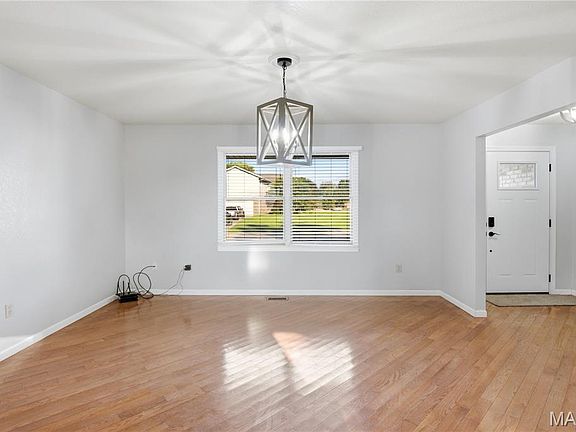5th image of 1004 Bradington Ct