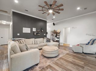 460 Admiral Dr, Gun Barrel City, TX 75156