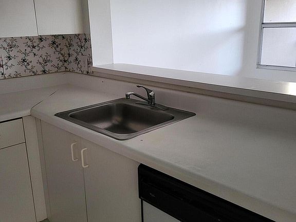 5th image of 601 SW 142nd Avenue #412q