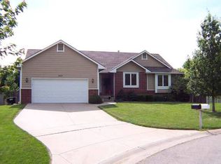 313 Pinecrest Pl, Andover, KS 67002
