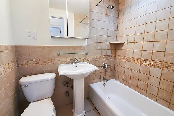 Rented by Warburg | media 5