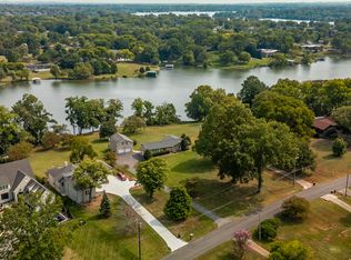 135 Bay Dr, Hendersonville, TN 37075