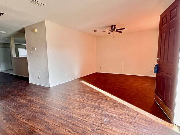 3rd image of 651 Bluechalk Dr
