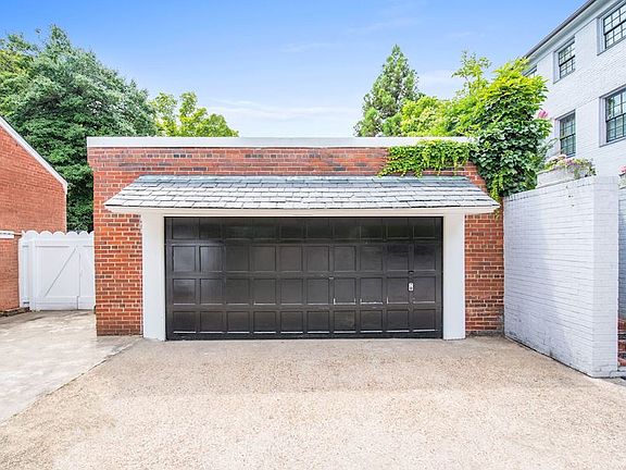 Oversized 2 Car Garage