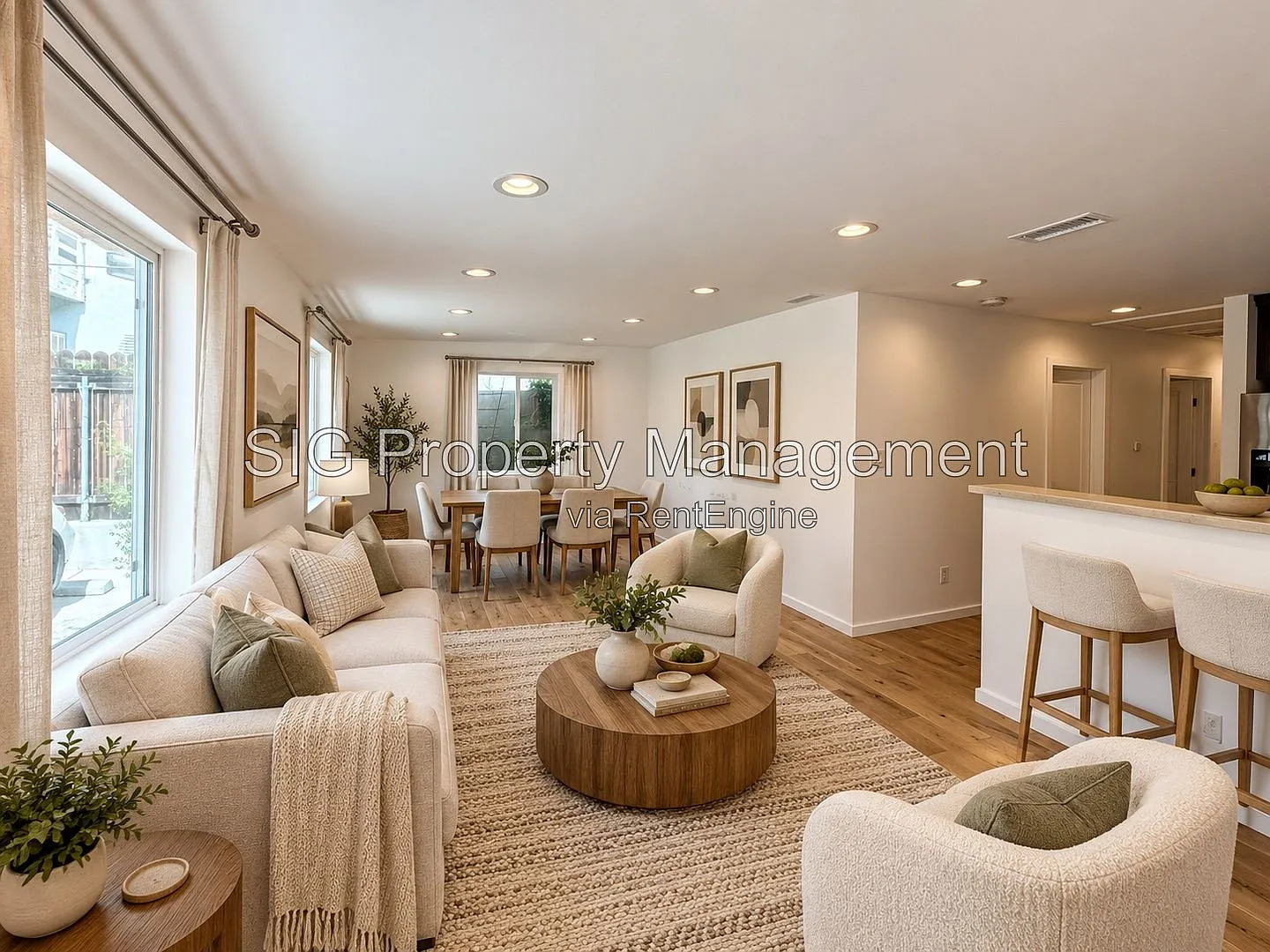 526 E Providencia Ave — Photo 1