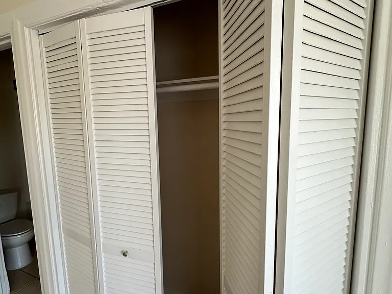 3846 S Grand Ave #18 — Photo 5