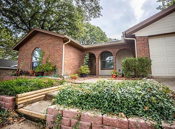3rd image of 4508 Deer Lodge Ct