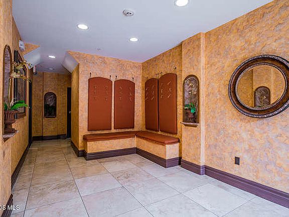 3rd image of 11803 Goshen Ave #Penthouse 1