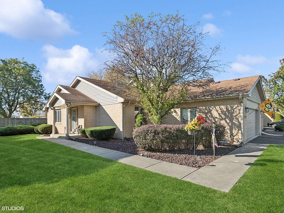 1st image of 7615 W 158th Ct