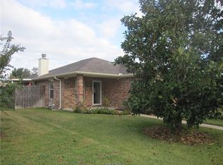 821 Azalea Ct, College Station, TX 77840