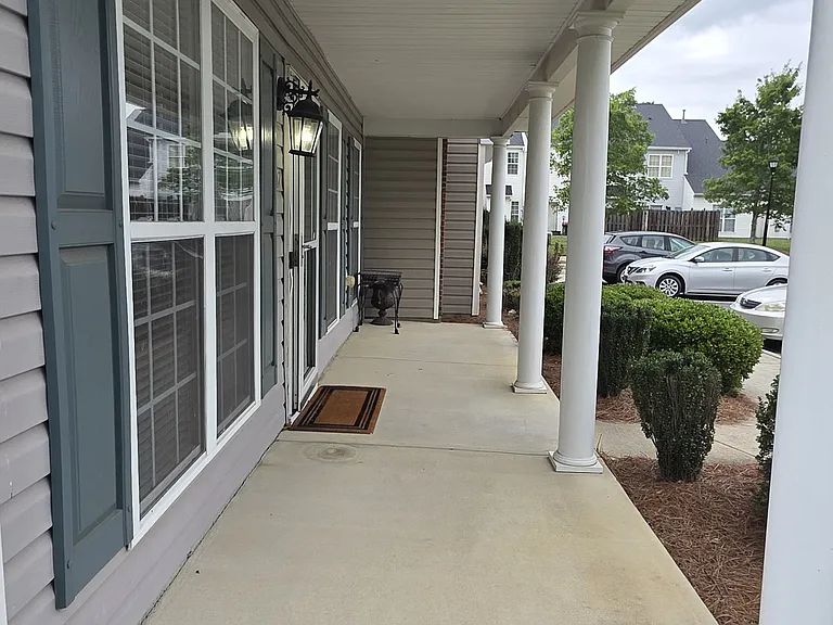 6817 Derby Run Dr — Photo 3