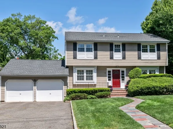 7 Grover Ln, Caldwell Boro Twp., NJ 07006