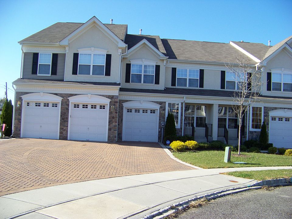 2nd image of 29 Kingswood Ct