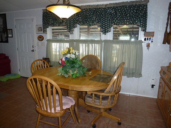 4th image of 2403 Avenue E