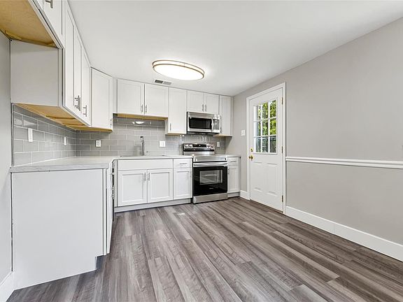 4th image of 41 Marquette Dr