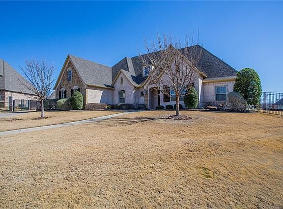 3rd image of 713 Cross Timbers Dr