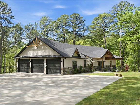 3rd image of 10 Burghley Ln