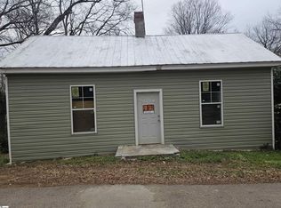 102 Pine St, Laurens, SC 29360