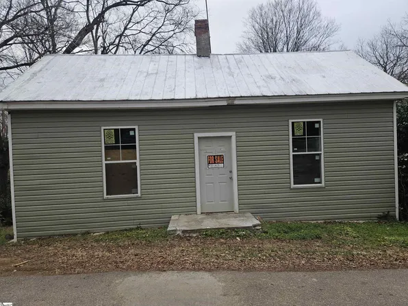102 Pine St, Laurens, SC 29360