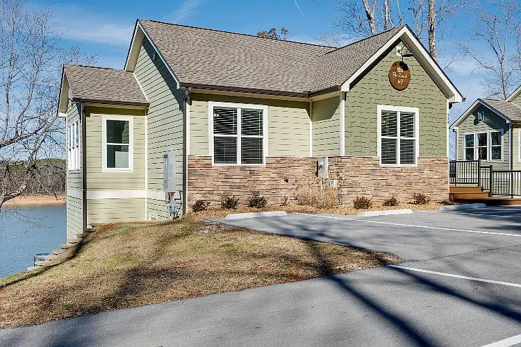 4 bed, 1800 sqft, $3,500 — Photo 2