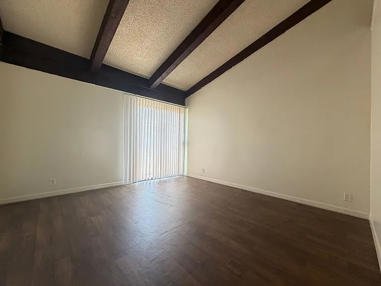 3205 E Earll Dr — Photo 14