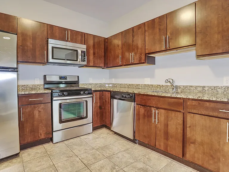 76 St Paul's Avenue — Photo 26