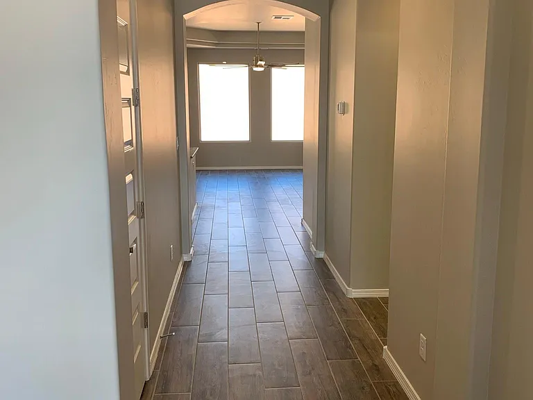 7116 Summit Ct NE — Photo 8