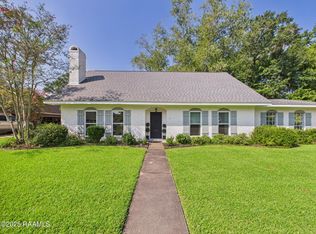 404 Robinhood Cir, Lafayette, LA 70508