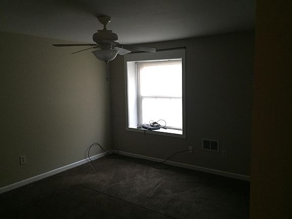 2nd image of 1020 Hardesty Pl W