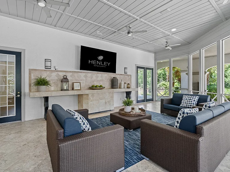 Henley Tampa Palms — Photo 20