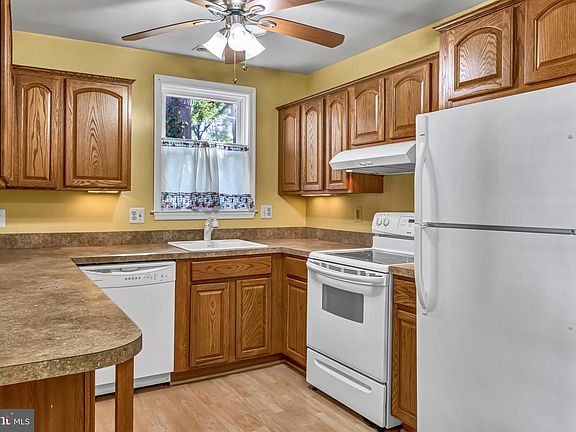 5th image of 2129 Farrington Ave