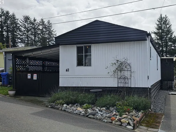 97883 Court St Space 42, Brookings, OR 97415