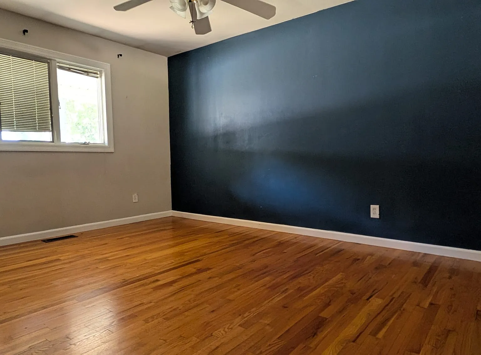 11035 Mars Ln — Photo 2