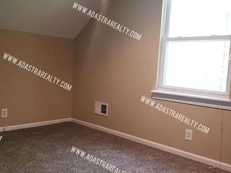 120 S Julia St — Photo 15
