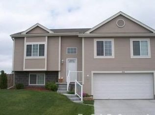 804 Lake Tahoe Dr, Papillion, NE 68046