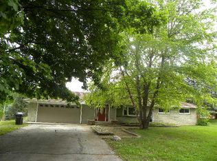 N32W22216 Shady Ln, Pewaukee, WI