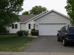 929 Trail Ct, Eagan, MN 55123