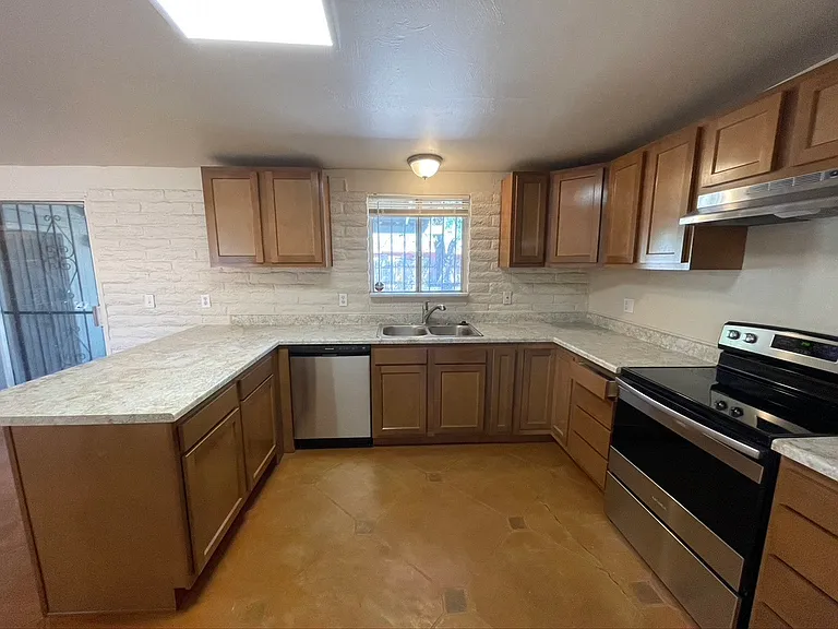 7655 E Tulip Tree St — Photo 3