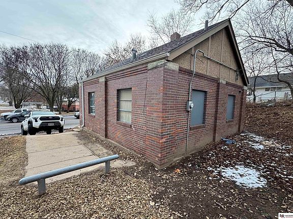 2nd image of 4204 Ames Ave