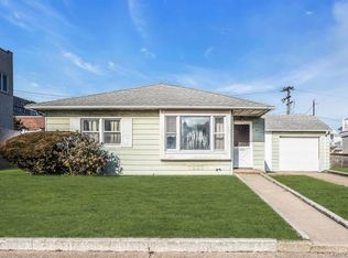 545 W Olive St, Long Beach, NY 11561