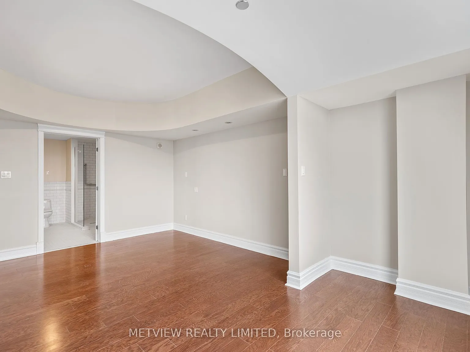 2 bed, $5,500 — Photo 4