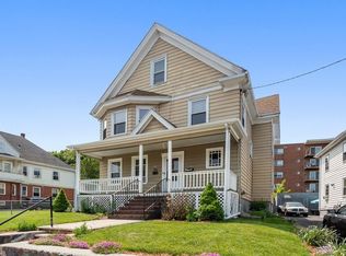 90 Garfield Ave, Chelsea, MA 02150
