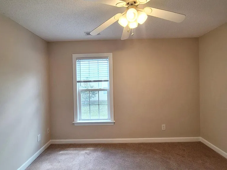 1205 Price Dr #B — Photo 11