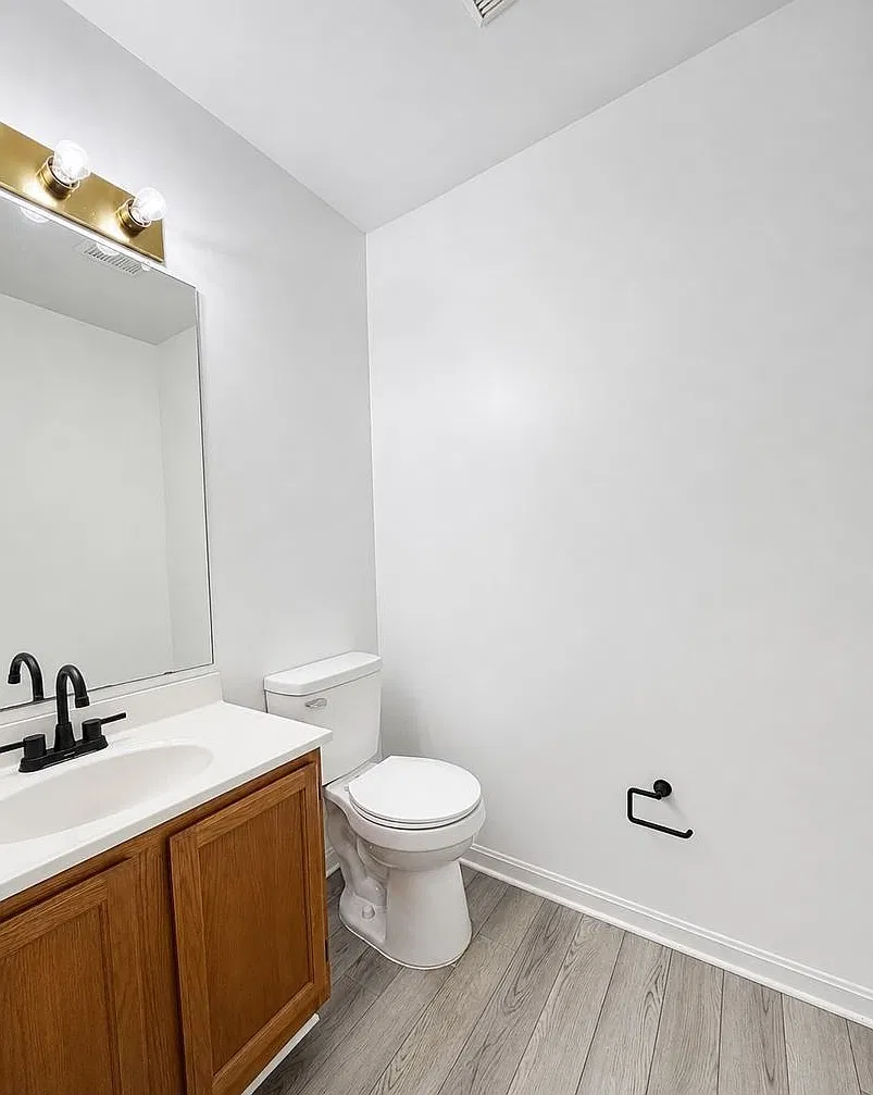 3 bed, 2.5 bath, 1162 sqft, $2,000 — Photo 2