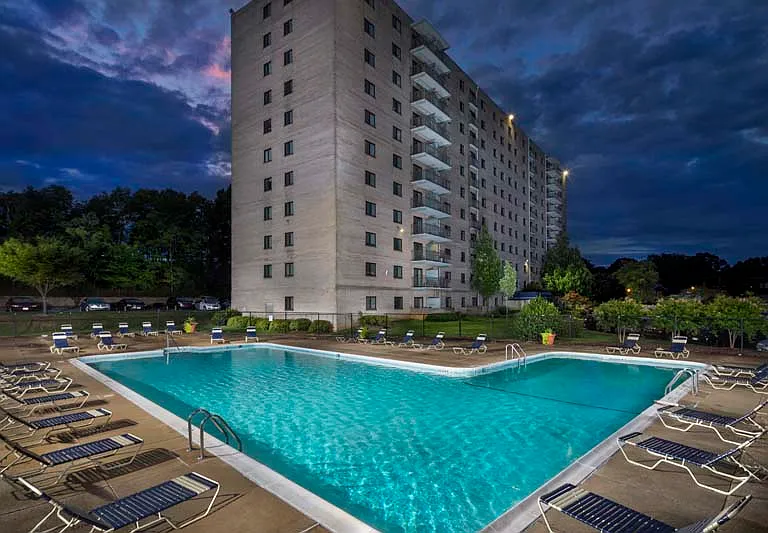 Iverson Towers & Anton House Apartments — Photo 10