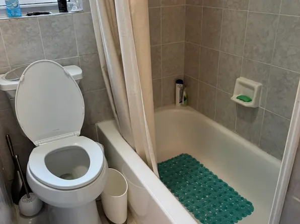 45-05 Ditmars Boulevard image 10 of 18