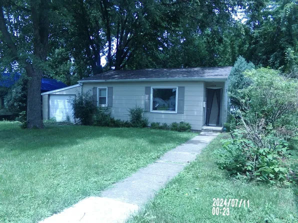 1004 W 8th St, Sterling, IL 61081